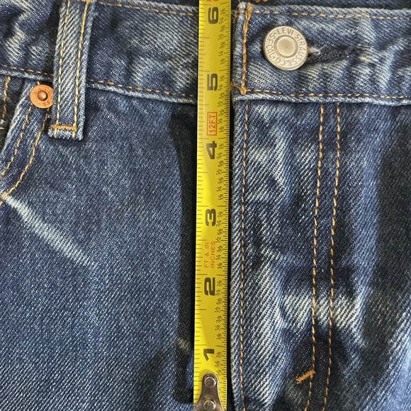 Levi's Blue Denim Mini Skirt Raw Hem Women's Size Small 28" Waist NNT Classic - Picture 8 of 11
